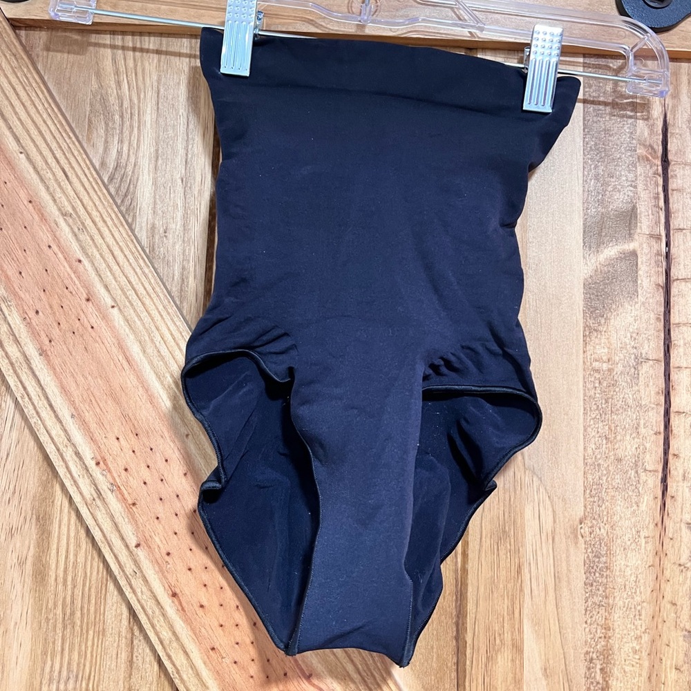 SKIMS High Waist Brief— Seamless Sculpt